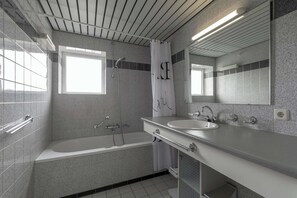 Apartment | Badezimmer