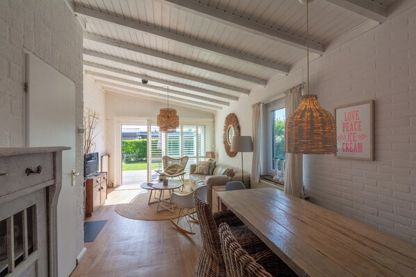 Bungalow | Living room - Bungalow in Callantsoog Near the Beach (Callantsoog)