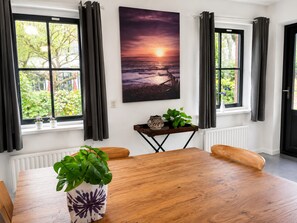 Villa | Dining - Villa With View Over the Park De Buitenplaats (Callantsoog)