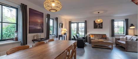 Villa | Dining
