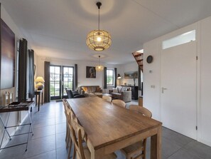 Villa | Dining - Villa With View Over the Park De Buitenplaats (Callantsoog)