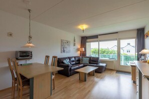 Living room - Apartment in Callantsoog Near the Dunes (Callantsoog)