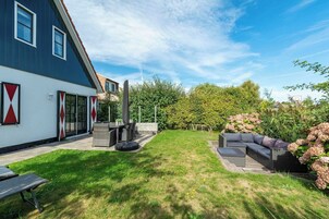 Villa | Garden