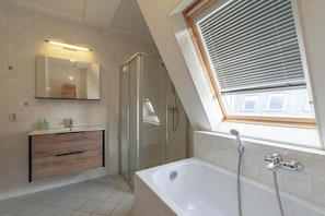 Apartment | Badezimmer