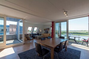 Apartment | Dining