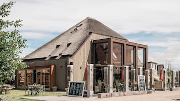 Tent | Exterior
