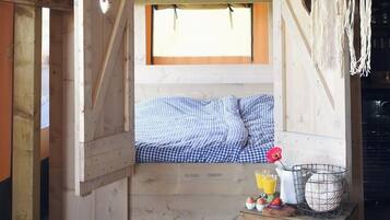 Tent | 3 bedrooms, bed sheets