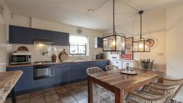 Villa | Private kitchen | Stovetop