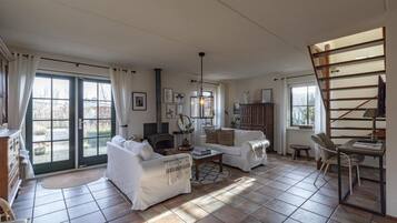 Villa | Living area