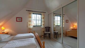 Villa | 3 bedrooms, individually furnished, bed sheets