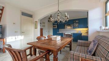 Villa | Dining