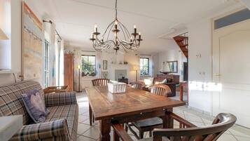 Villa | Dining