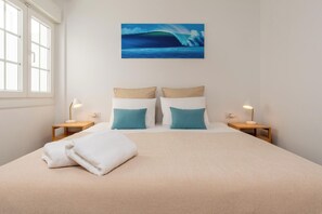 2 bedrooms, iron/ironing board, internet, bed sheets - Hideaway - La Caleta (La Caleta)