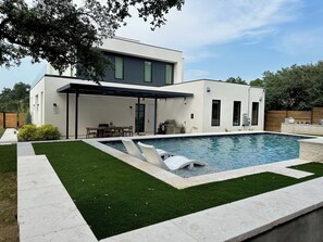 Outdoor pool, a heated pool - The Barton - Stylish home with pool site of multiple video shoots + commercials (Austin)