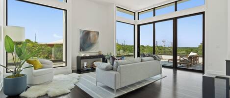 Smart TV, stereo