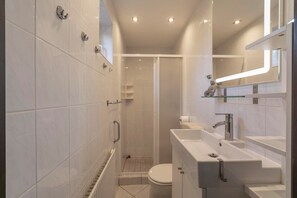 Bungalow | Bathroom - Bungalow Near Sint Maartenszee Beach (Sint Maartensvlotbrug)