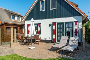 Villa | Balcony - Villa in Callantsoog Near Sandy Beach (Callantsoog)