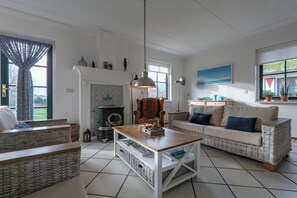 Villa | Living room - De Buitenplaats 7 Villa With Dune Views (Callantsoog)