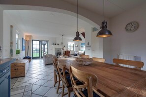 Villa | Dining - De Buitenplaats 7 Villa With Dune Views (Callantsoog)