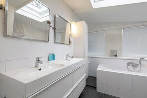 House | Bathroom