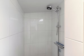 3 bedrooms, individually furnished - Stylish Bungalow at Duinland Park With Patio (Sint Maartensvlotbrug)