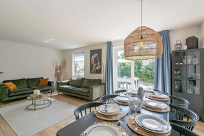 Villa | Living room - Beachside Villa With Garden (Julianadorp)