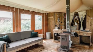 Tent | 2 bedrooms, individually furnished, bed sheets