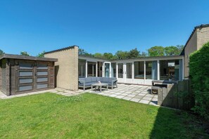 Bungalow | Balcony - Bungalow in Sint Maartenszee Near Beach (Sint Maartensvlotbrug)