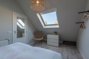 2 bedrooms, individually furnished - Elegant Beachside Holiday Home (Callantsoog)