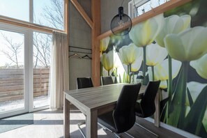 Bungalow | Dining