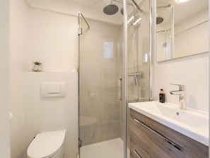 Bungalow | Bathroom - Bungalow in Sint Maartenszee Near the Beach (Sint Maartensvlotbrug)