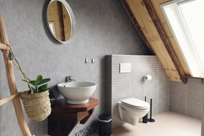 Villa | Bathroom