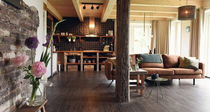 Appealing Farmhouse by the Beach
