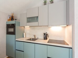 Bungalow | Private kitchen | Electric kettle, toaster - Holiday Home Callantsoog Near Beach (Callantsoog)