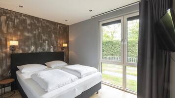 Bungalow | 4 phòng ngủ, trang bị nội thất với thiết kế riêng biệt, bộ trải giường