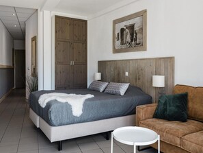 Apartment | 1 bedroom, individually furnished, bed sheets - Seaside Double Duyn Suites (Callantsoog)