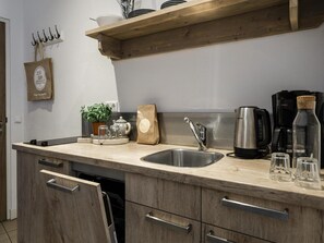 Apartment | Private kitchen - Seaside Double Duyn Suites (Callantsoog)