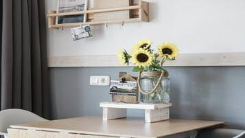 Apartment | Dining
