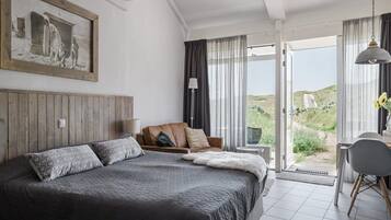 Apartment | 1 bedroom, individually furnished, bed sheets