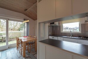 House | Private kitchen - Holiday Home With Playground (Callantsoog)