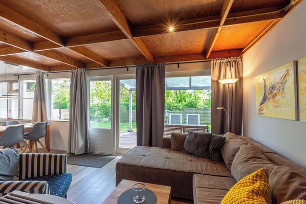 House | Living room - Cozy Holiday Home With Garden (Callantsoog)