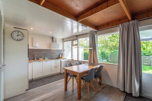 House | Private kitchen - Cozy Holiday Home With Garden (Callantsoog)