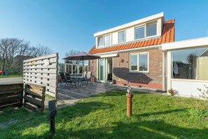 Bungalow | Exterior - Holiday Home Groote Keeten Near Beach (Callantsoog)