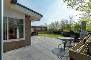 Balcony - Holiday Home on Car-free Park Garnekuul (Callantsoog)