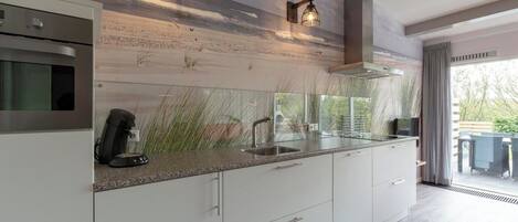 House | Private kitchen | Electric kettle, toaster