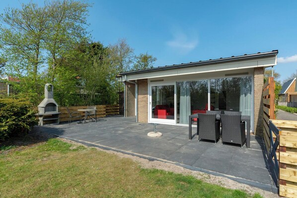 Exterior - Holiday Home on Car-free Park Garnekuul (Callantsoog)