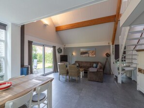 Villa | Living room - Holiday Home by Beach in Ooghduyne (Julianadorp)