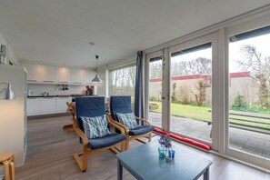 Bungalow | Living room - Child-friendly Garnekuul 81 Bungalow (Callantsoog)