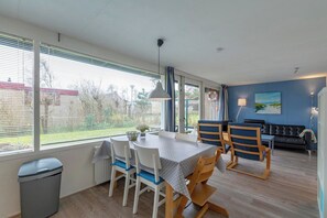 Bungalow | Dining - Child-friendly Garnekuul 81 Bungalow (Callantsoog)
