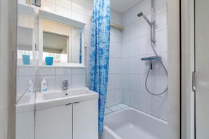 Bungalow | Bathroom - Child-friendly Garnekuul 81 Bungalow (Callantsoog)